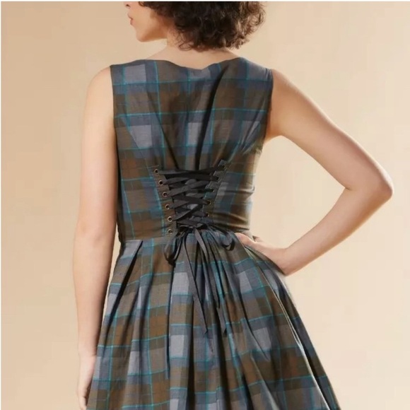 Hot Topic Outlander Lace Up Tartan Plaid Dress Nee With Tags Size 2X - Picture 4 of 7